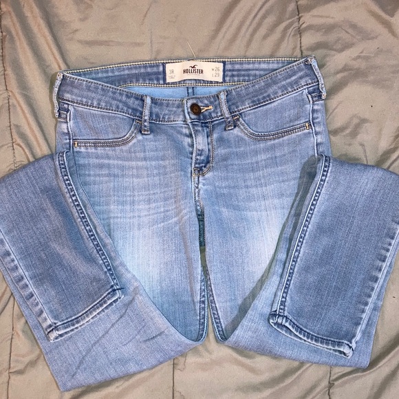 HOLLISTER JEAN WOMENS SIZE 3R RIPPED ACCENT SKINNY JEAN MID WASH - Picture 1 of 4